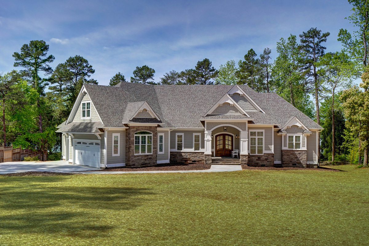 329RobinsonRD-front2