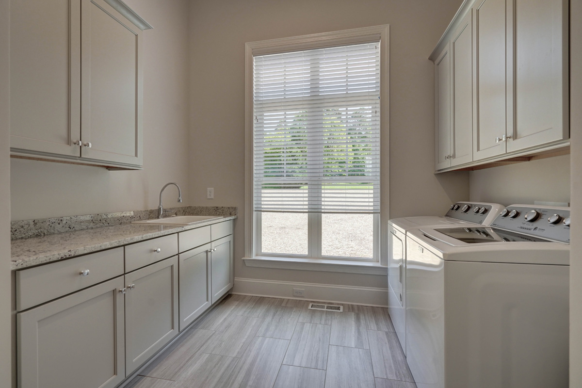 329RobinsonRD-laundry room