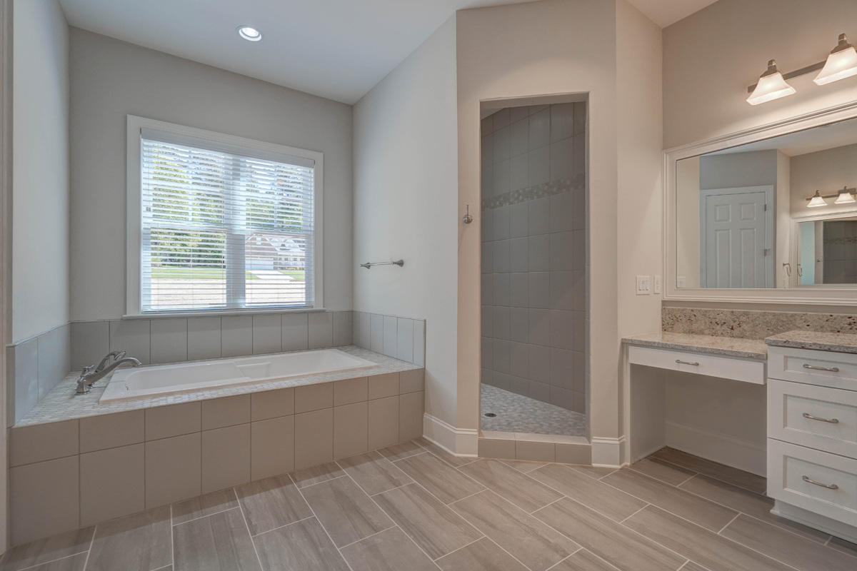329RobinsonRD-master bath2